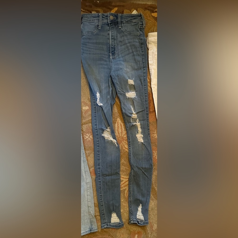 Ripped skinny jeans
